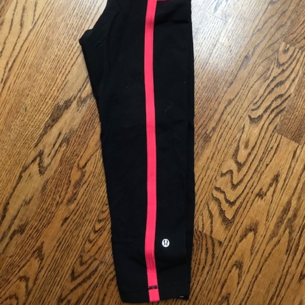 Lululemon 3/4 Leggings with Pink Stripe